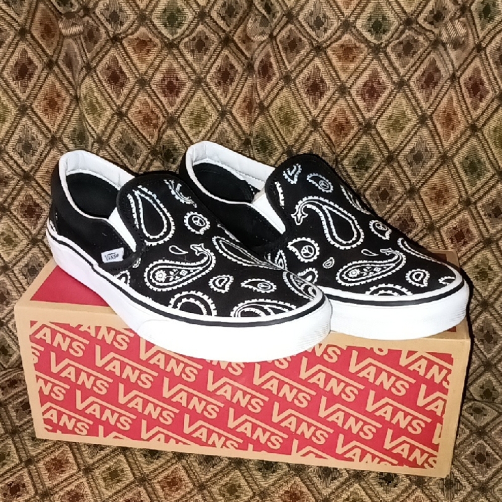 Vans Classic Slip Ons Women's Size 8 Black Peace Paisley Sneakers Shoes